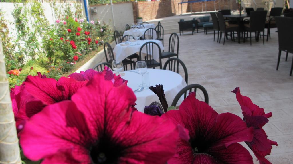 Hotel Nika Vlorë Exterior foto